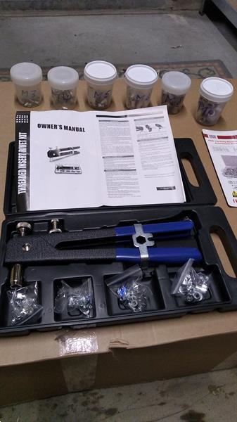 Grote foto blindklinktangset met toebehoren. nieuw doe het zelf en verbouw handgereedschap