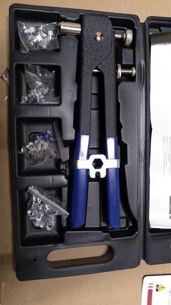 Grote foto blindklinktangset met toebehoren. nieuw doe het zelf en verbouw handgereedschap