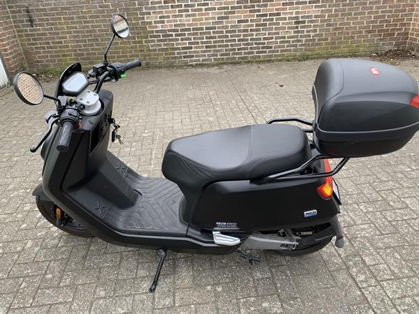 Grote foto elektrische scooter niu fietsen en brommers overige merken