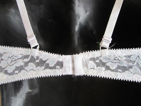 Grote foto romantische witte bh met ruches 65b tot 85b kleding dames ondergoed en lingerie