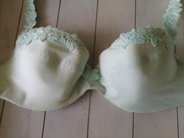 Grote foto pistachegroene voorgevormde bh chantelle 75a kleding dames ondergoed en lingerie
