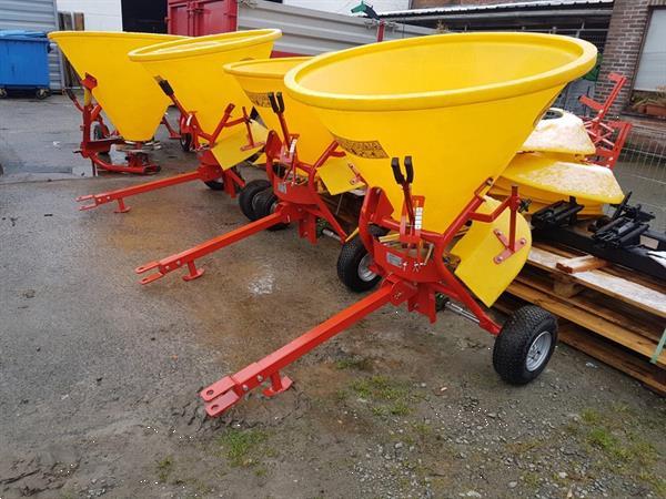 Grote foto dra strooiers van 200 tot 1000 kg agrarisch tractor toebehoren