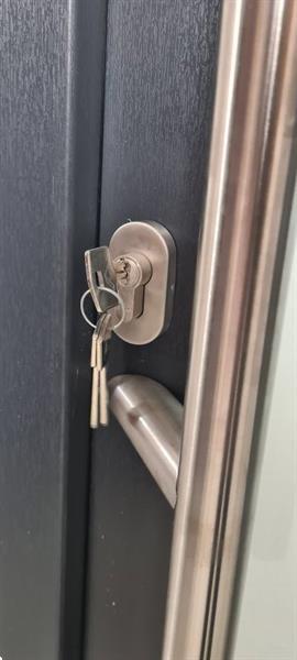 Grote foto deuren voordeuren op voorraad voordeur doe het zelf en verbouw deuren en horren