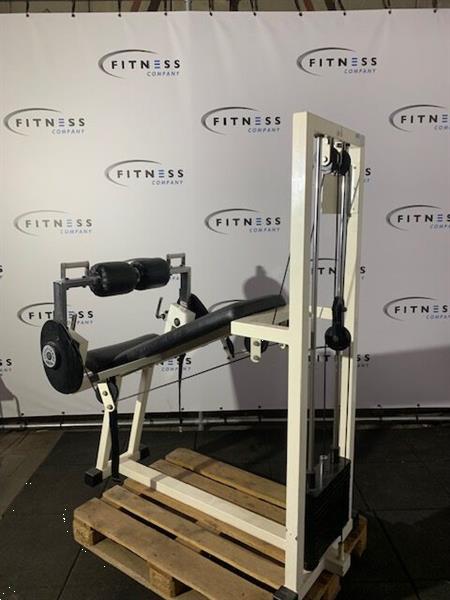 Grote foto technogym hamstring gluteus bench press kracht sport en fitness fitness
