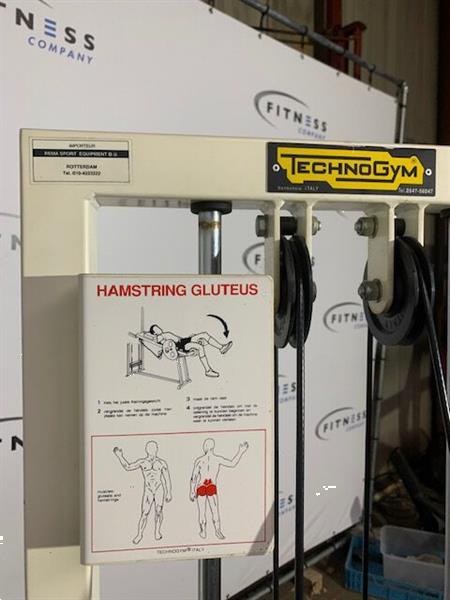 Grote foto technogym hamstring gluteus bench press kracht sport en fitness fitness