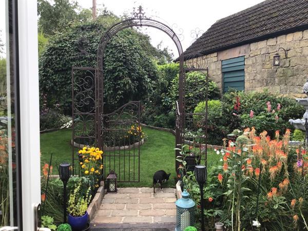 Grote foto romantische nieuwe tuinpoort van metaal tuin en terras hekken en schuttingen