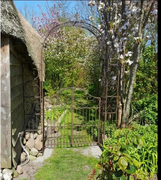 Grote foto romantische nieuwe tuinpoort van metaal tuin en terras hekken en schuttingen
