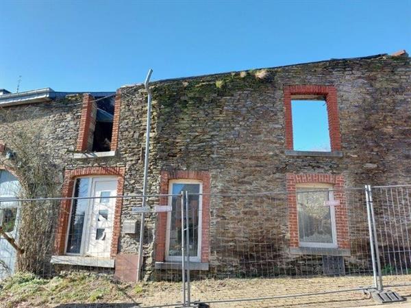 Grote foto nafraiture semois grond met stenen ru ne huizen en kamers grondkavels