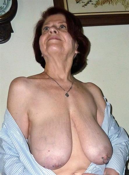Grote foto verzot op lekkere hangende borsten erotiek contact vrouw tot man