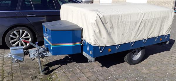 Grote foto mooie retro vouwwagen caravans en kamperen vouwwagens