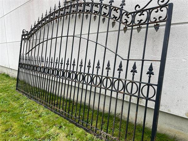 Grote foto smeedijzer toegangspoort voor inrit tuin en terras tuindecoratie