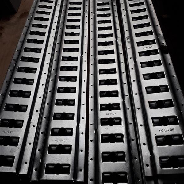 Grote foto bevestigingsrail doe het zelf en verbouw ijzerwaren en bevestigingsmiddelen