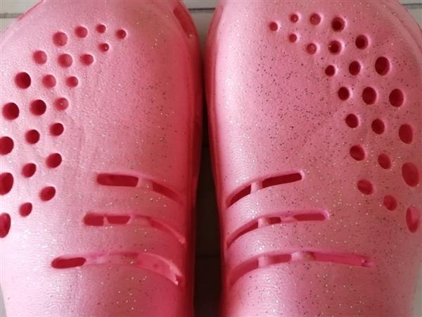 Grote foto felroze klompschoentjes met glittertjes maat 33 kinderen en baby schoenen voor meisjes