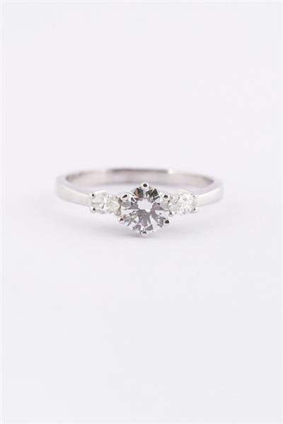 Grote foto wit gouden ring met een briljant en markies diamanten kleding dames sieraden