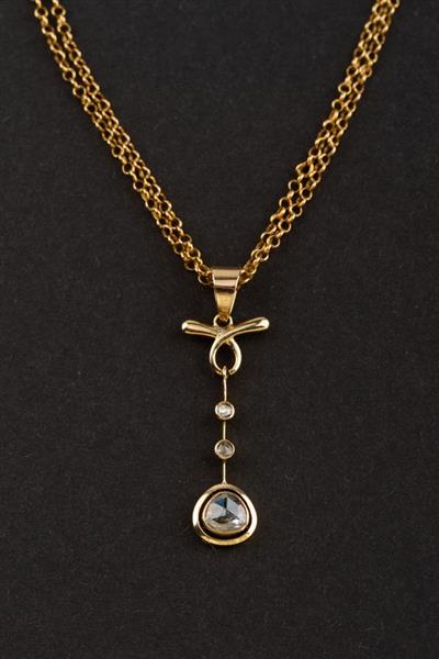 Grote foto gouden art nouveau hanger met diamanten kleding dames sieraden