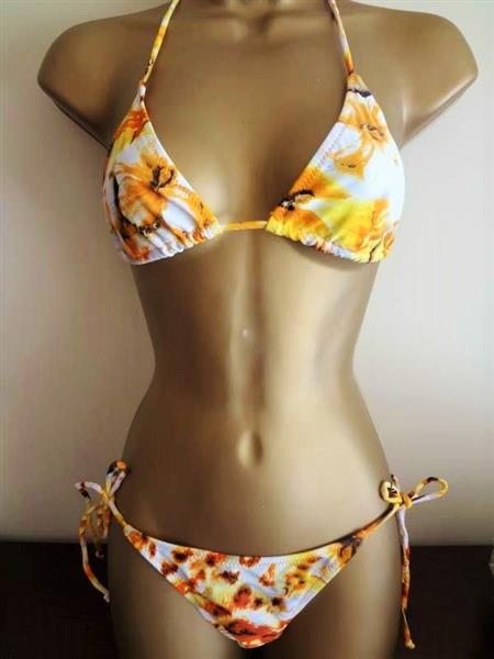Grote foto bikini met warme gele bruine en oranje print kleding dames badmode en zwemkleding