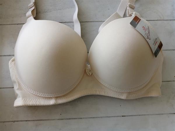 Grote foto naadloze voorgevormde bh string voor c cups kleding dames ondergoed en lingerie