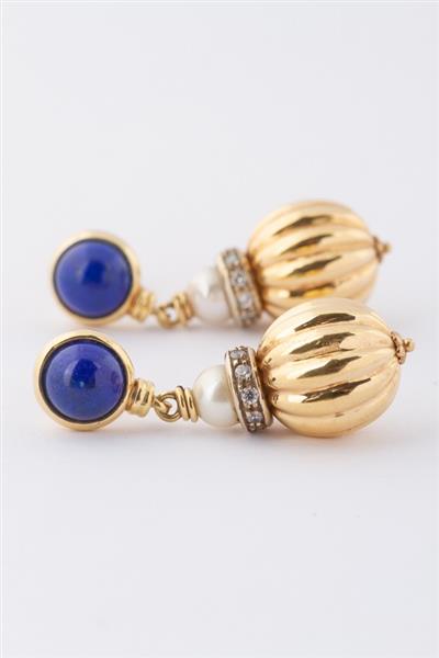 Grote foto gouden oorhangers met in elk een lapis lazuli parel en zirk kleding dames sieraden