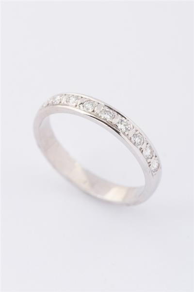 Grote foto wit gouden rij ring met 9 briljanten. ca. 0.18 ct. kleding dames sieraden