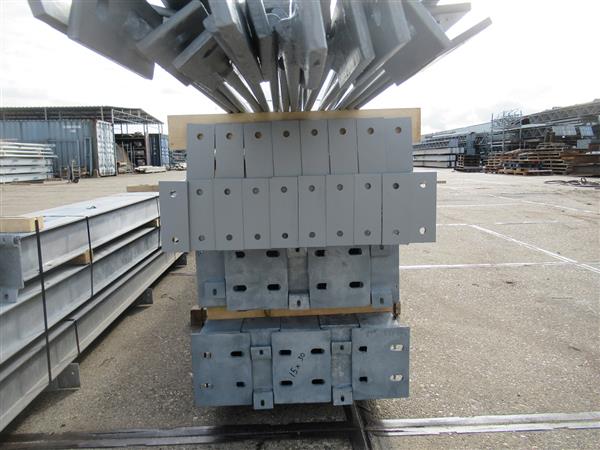 Grote foto gebruikte staalconstructie 16.00 x 30.00 meter zakelijke goederen bedrijfs onroerend goed
