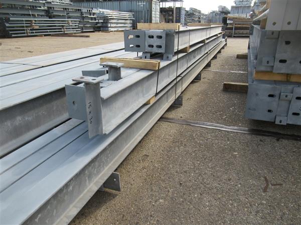 Grote foto gebruikte staalconstructie 16.00 x 30.00 meter zakelijke goederen bedrijfs onroerend goed