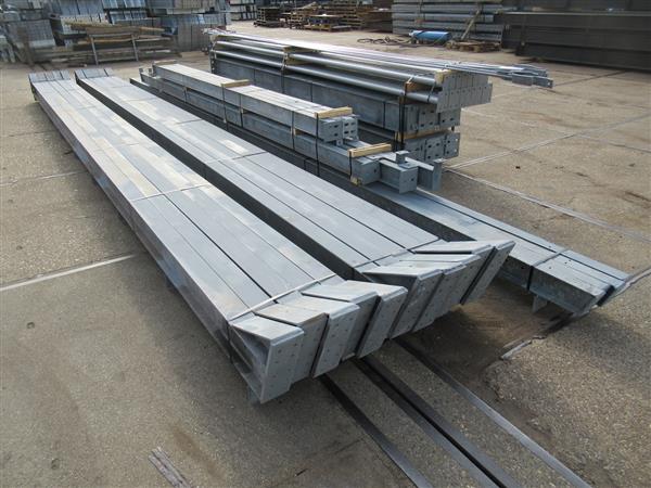 Grote foto gebruikte staalconstructie 16.00 x 30.00 meter zakelijke goederen bedrijfs onroerend goed
