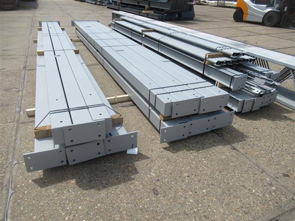 Grote foto gebruikte staalconstructie 12.20 x 50.00 meter zakelijke goederen bedrijfs onroerend goed