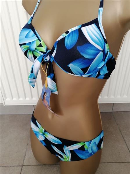 Grote foto chique marineblauwe bikini met pareo kleding dames badmode en zwemkleding
