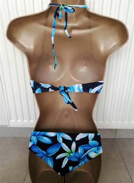 Grote foto chique marineblauwe bikini met pareo kleding dames badmode en zwemkleding