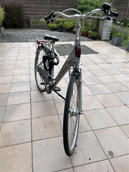 Grote foto damesfiets batavus fuego fietsen en brommers damesfietsen