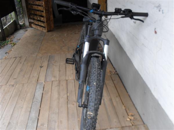 Grote foto elektrische mountainbikes fietsen en brommers sportfietsen