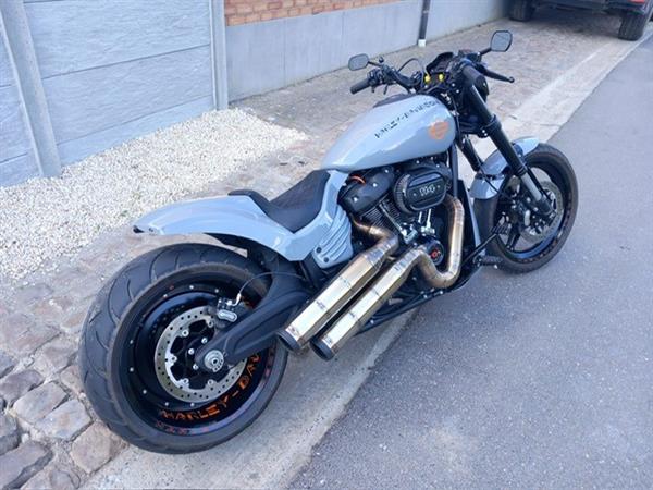 Grote foto prachtige harley fxdr te koop motoren harley davidson