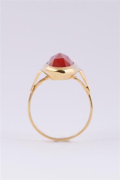 Grote foto gouden ring met carneool kleding dames sieraden