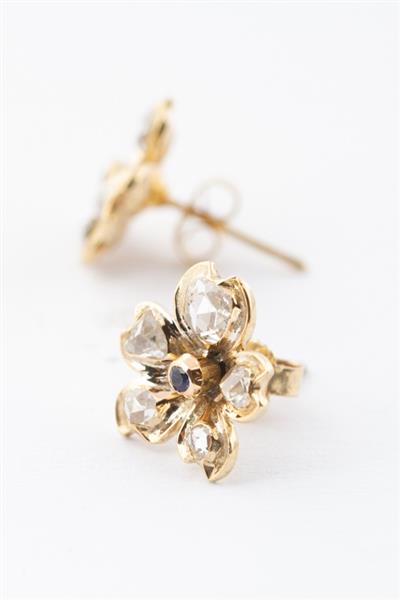 Grote foto gouden oorknoppen met diamanten en saffieren kleding dames sieraden