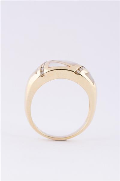 Grote foto gouden ring met parelmoer en briljanten kleding dames sieraden