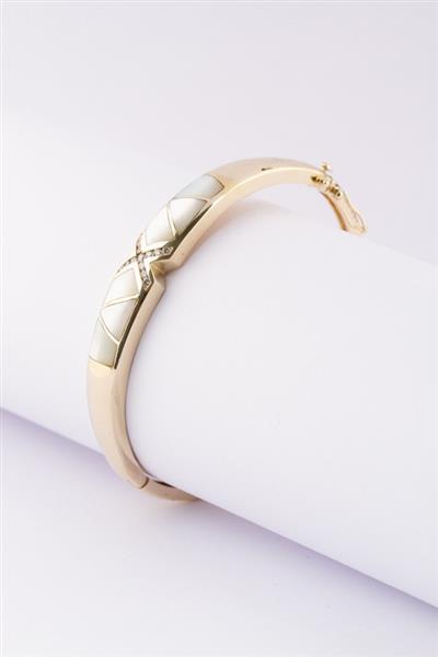 Grote foto gouden slavenarmband met parelmoer en briljante kleding dames sieraden