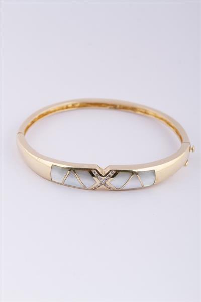 Grote foto gouden slavenarmband met parelmoer en briljante kleding dames sieraden