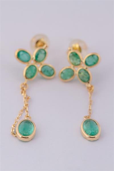 Grote foto gouden oorhangers met smaragden kleding dames sieraden