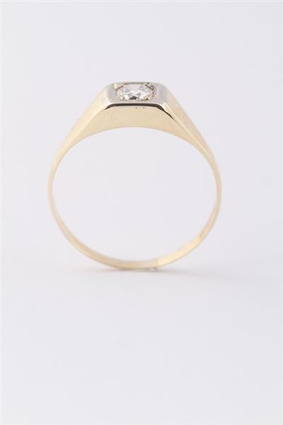 Grote foto gouden heren solitair ring met een briljant van ca. 0.25 ct. kleding dames sieraden