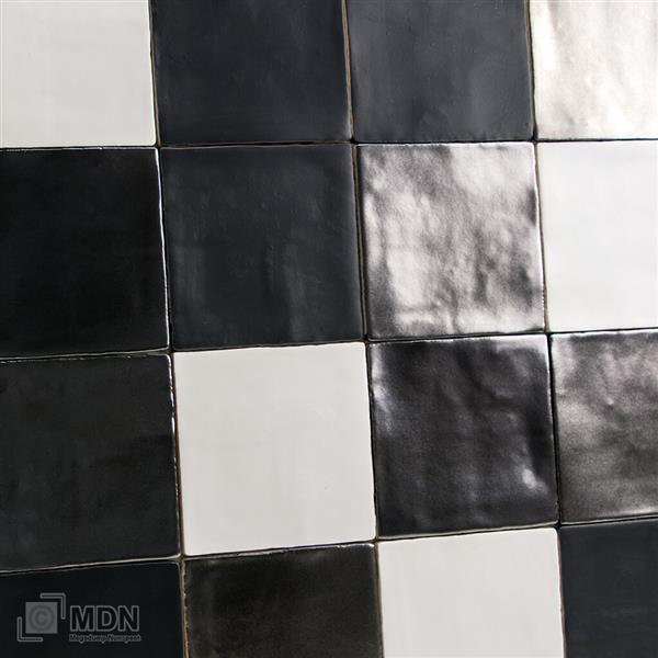 Grote foto handvormtegels 13x13 mat wit mat zwart en platinum mix doe het zelf en verbouw tegels