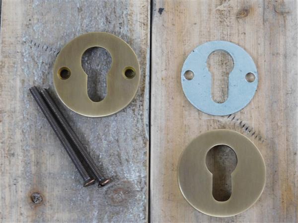 Grote foto slot voor de veiligheid met wapenschild gepatineerd messing doe het zelf en verbouw materialen en producten