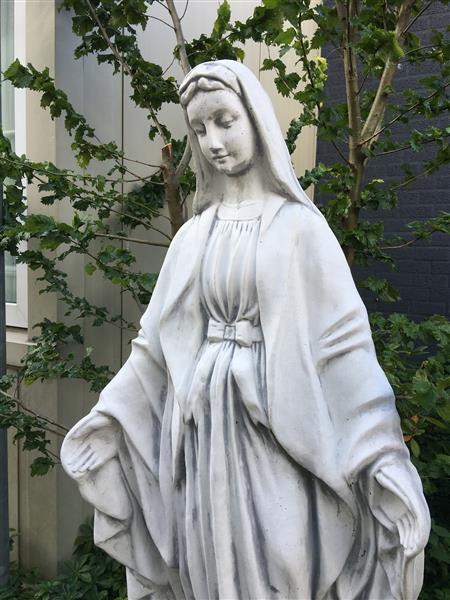 Grote foto moeder maria mother mary groot vol stenen beeld prachtig. tuin en terras tuindecoratie