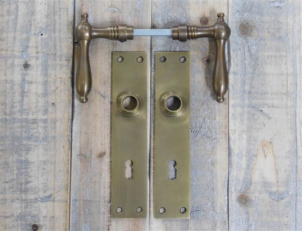 Grote foto landhaus deurbeslag deurknoppen gepatineerd koperen grendels m lang plaat bb72 doe het zelf en verbouw materialen en producten