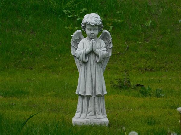 Grote foto beeld staande engel vol steen wit met grijs tuin en terras tuindecoratie