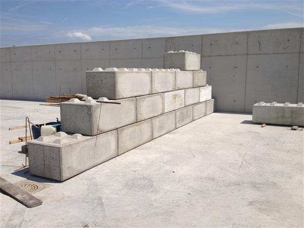 Grote foto megablok betonblok betonplaat keerwand stelcon dieren en toebehoren overige dierverblijven