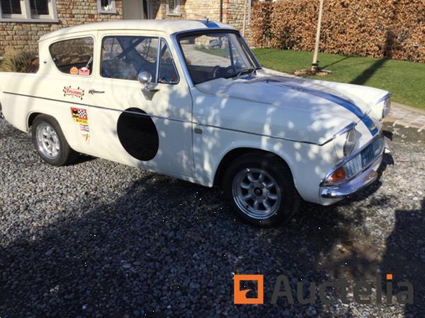 Grote foto oldtimer ford anglia rallye 12.000 km auto ford