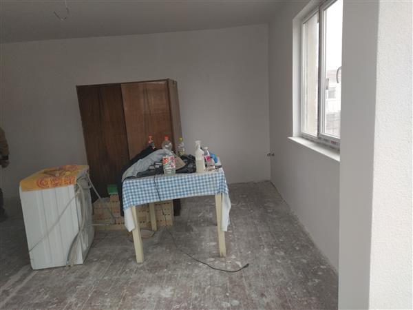 Grote foto eerste etage woonhuis af te werken huizen en kamers bestaand europa