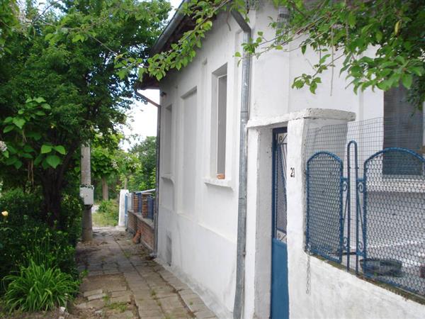 Grote foto een gerenoveerd huis met 2 verdiepingen huizen en kamers bestaand europa