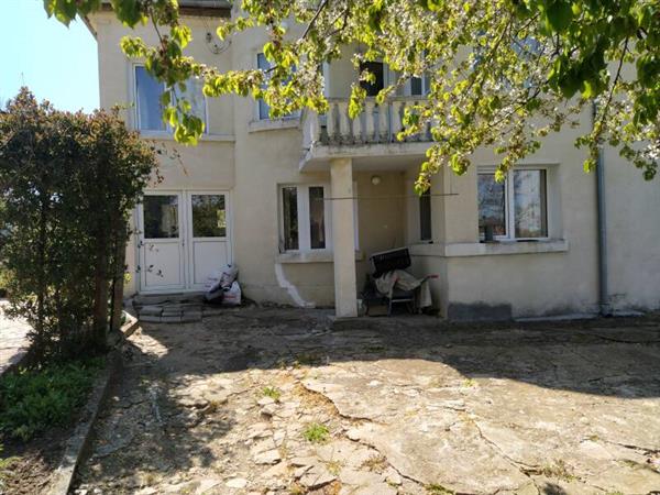 Grote foto woonhuis met garage tuin balkon en terras huizen en kamers bestaand europa