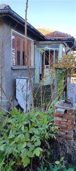 Grote foto te renoveren huis met 2 verdiepingen huizen en kamers bestaand europa